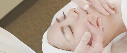 阪南市 エステサロン 美顔 小顔 フェイシャル 熟練の手技。フェイシャルマッサージ